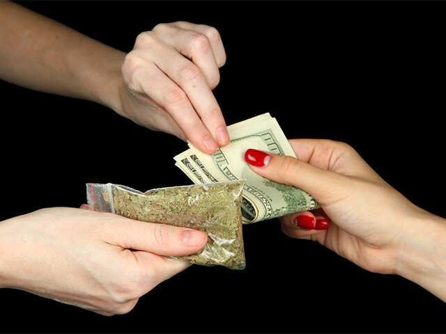 buying drugs off darknet